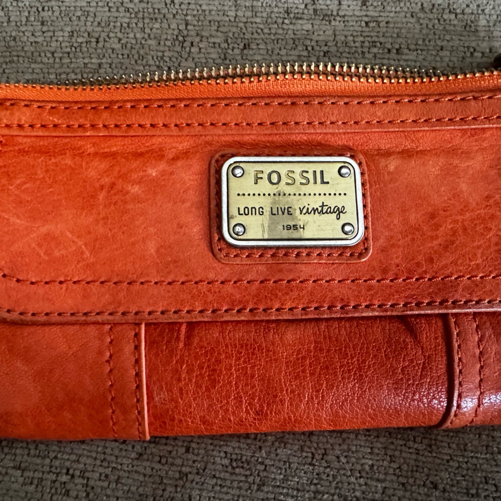 Used fossill oranges wallet